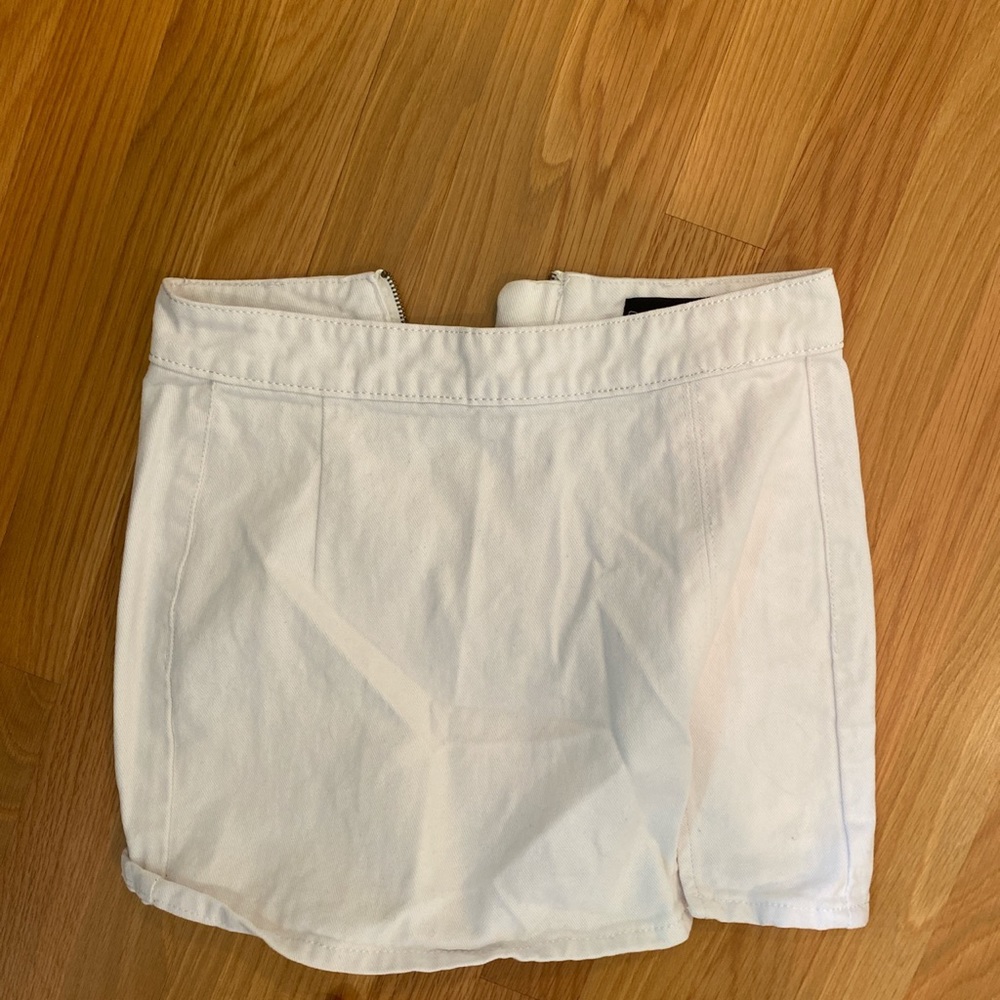 White denim skirt